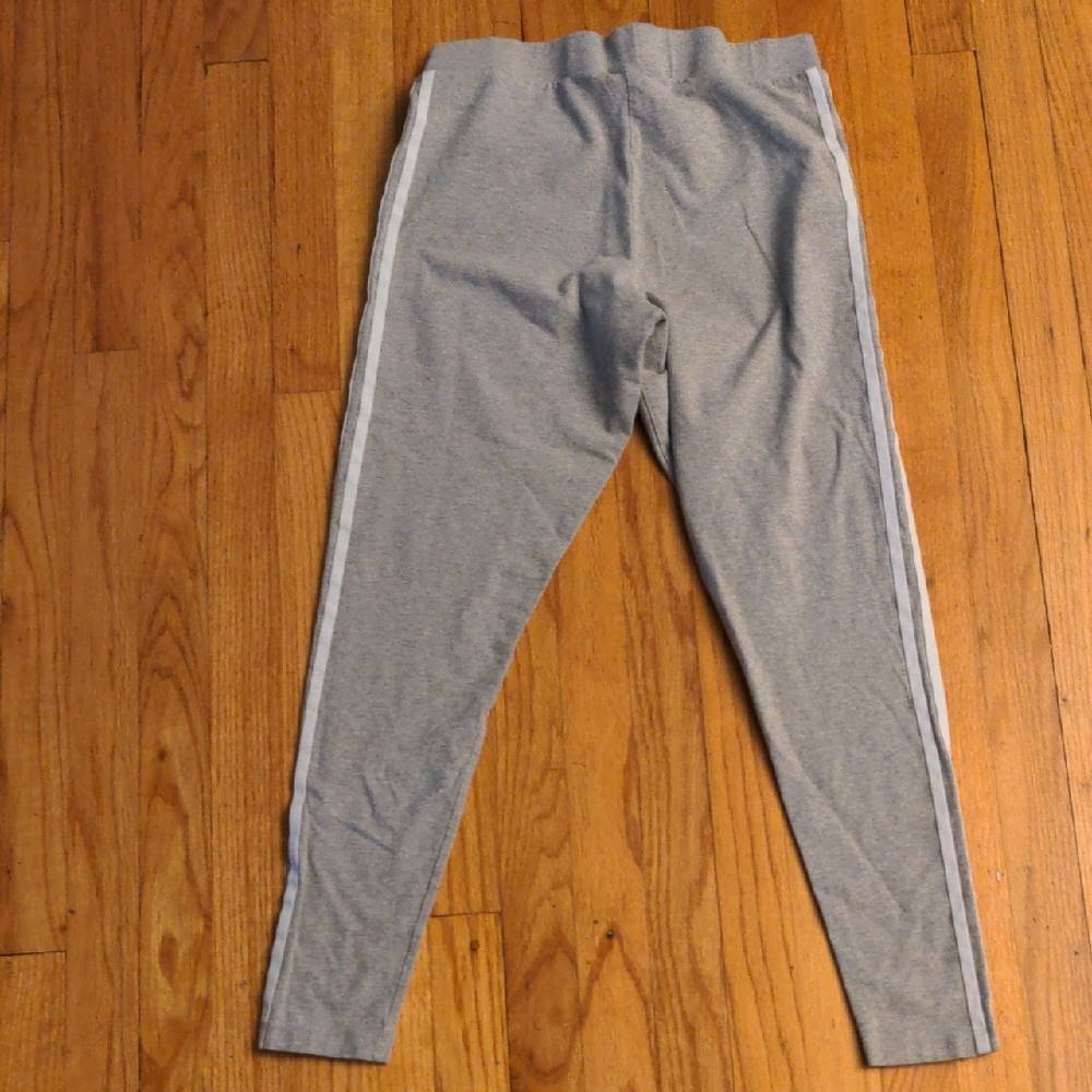 Adidas Gray Leggings with Tapered Design and‎ Elastic Waistband - Picture 7 of 7